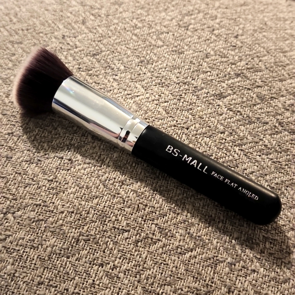BS-Mall Face Flat Angled Brush